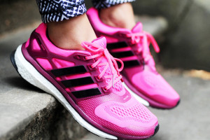 zhenskie-krossovki-adidas