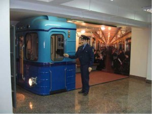 pohod-v-korporativnyy-muzey-metro-vmeste-s-synovyami