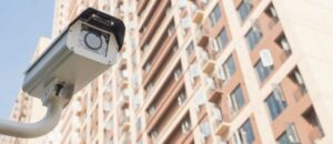 Видеонаблюдение в многоквартирном доме: законность установки