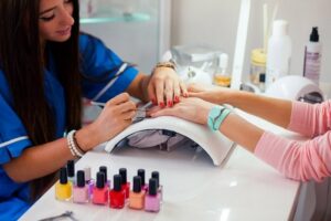 Какие материалы нужны начинающему nail мастеру?