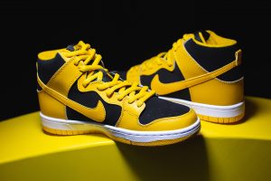 Nike Dunk: классические кроссовки в ярких цветах