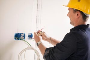 Что входит в электромонтажные работы в квартире?