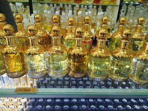 Как выбрать духи на разлив?