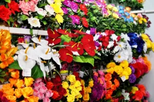 Секреты низких цен на искусственные цветы в торговом комплексе Садовод: экономика масштаба и прямые поставки
