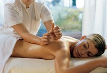 Расслабляющий массаж спины: техника выполнения