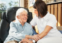 Услуги сиделки: решение проблем по уходу за больным